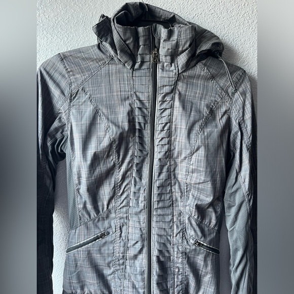 Lululemon Jacket - Picture 6 of 6
